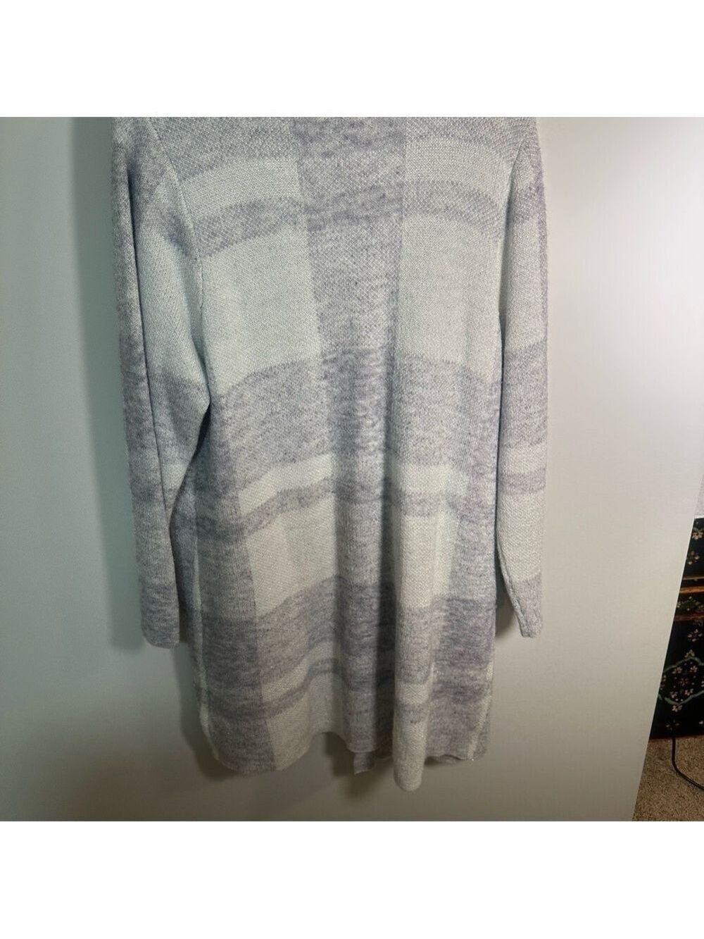 EVRI Women's Light Gray Plaid Sweater 1X - Picture 3 of 6